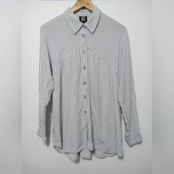 Bobeau Gray & White Vertical Stripe Button-Down Blouse Shirt Size L - Picture 2 of 10